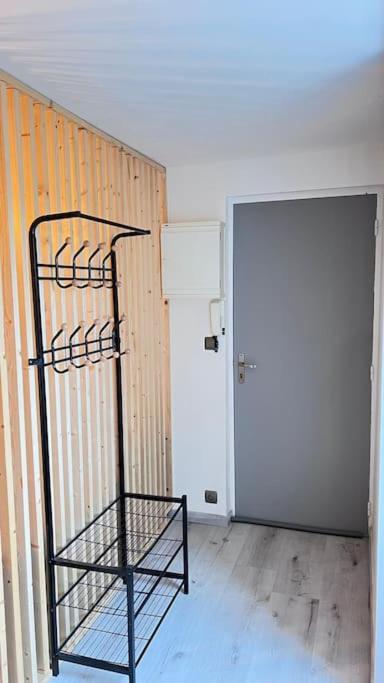 Logement Moderne Au Coeur Du Village Saint-Georges-de-Luzencon Экстерьер фото