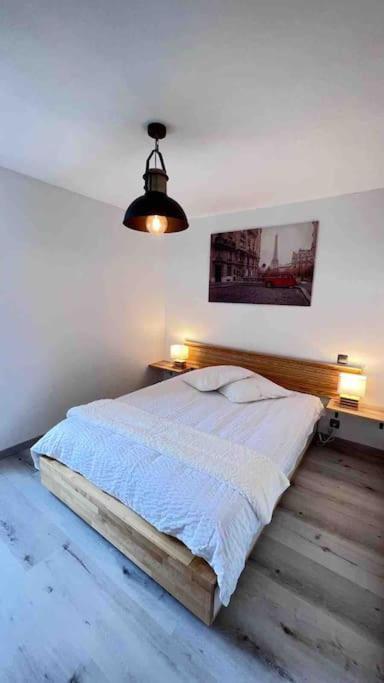 Logement Moderne Au Coeur Du Village Saint-Georges-de-Luzencon Экстерьер фото